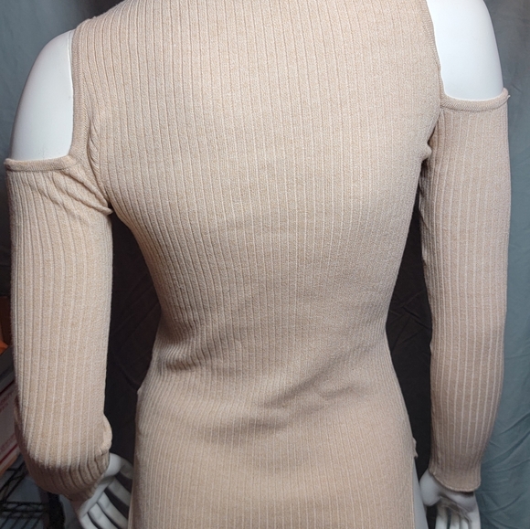 ๐ Camel Cold Sholder Top by Maze Collection - Picture 5 of 14